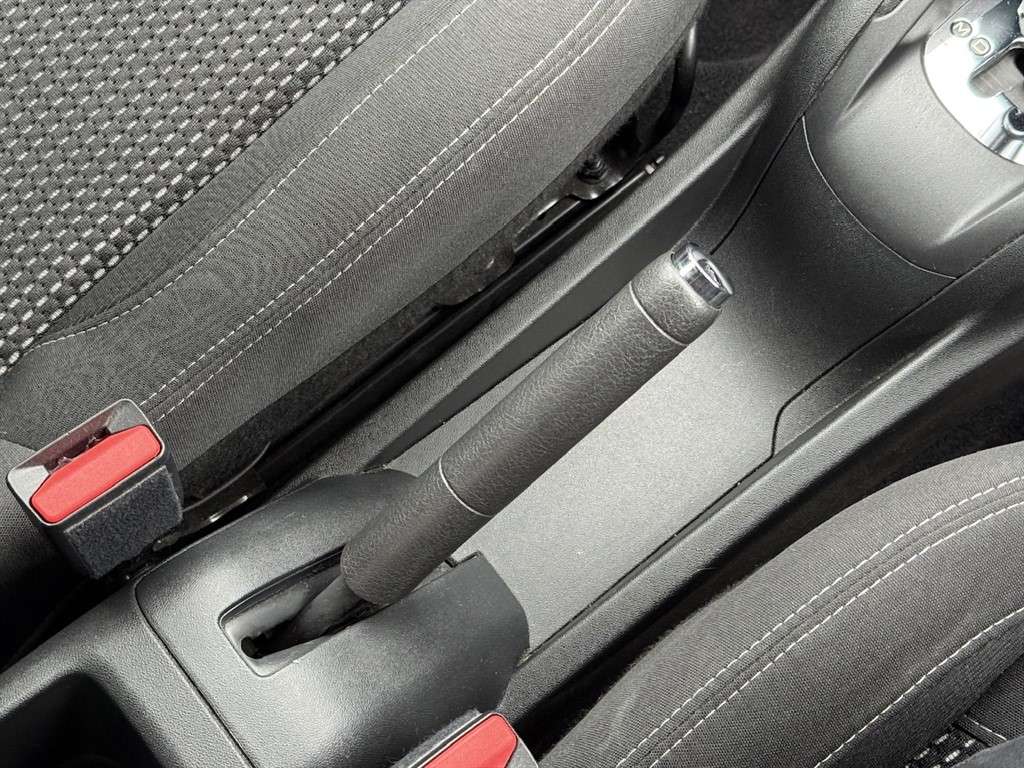 2016 PEUGEOT 208 2016 PEUGEOT 208