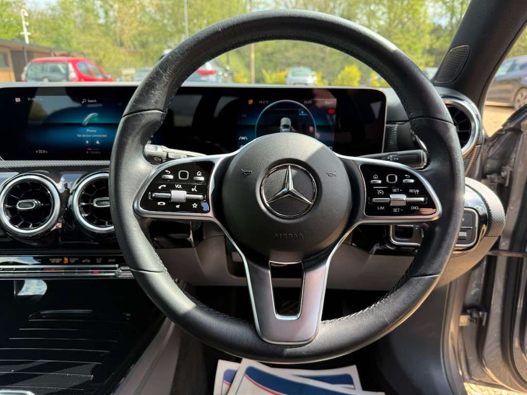 2018 MERCEDES A200 2018 MERCEDES A200