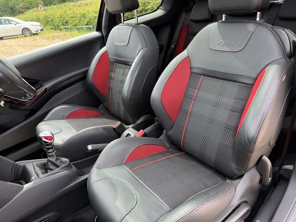 2018 PEUGEOT 208 2018 PEUGEOT 208