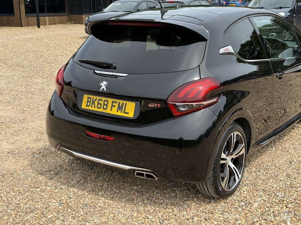 2018 PEUGEOT 208 2018 PEUGEOT 208