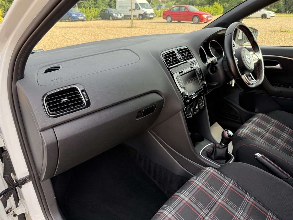 2016 VOLKSWAGEN POLO 2016 VOLKSWAGEN POLO