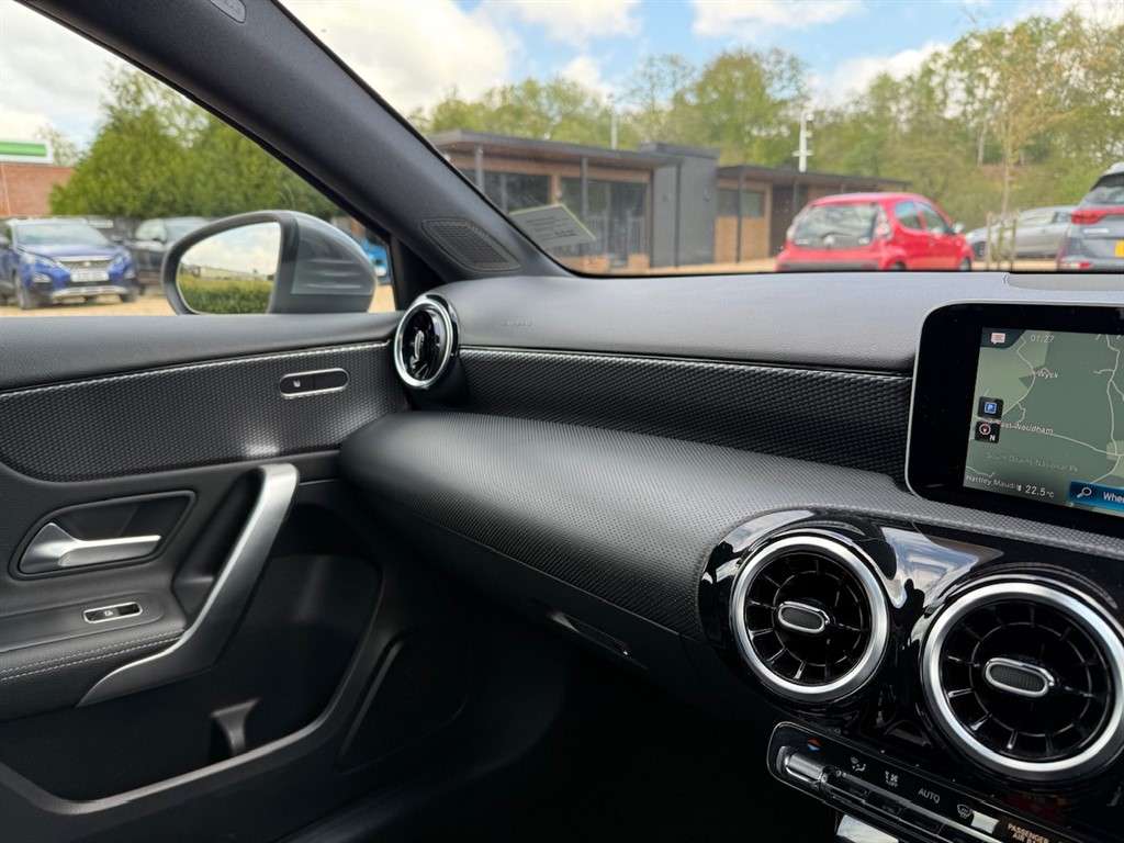 2018 MERCEDES A200 2018 MERCEDES A200