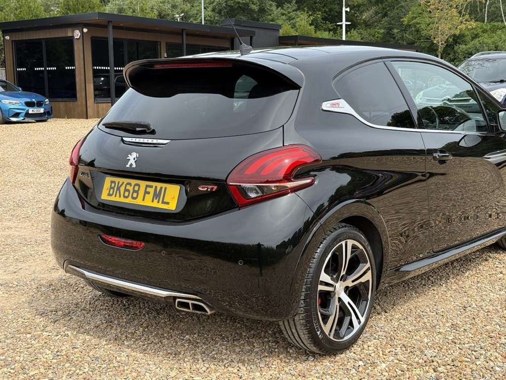 2018 PEUGEOT 208 2018 PEUGEOT 208