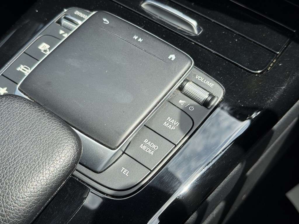 2022 MERCEDES A180 2022 MERCEDES A180