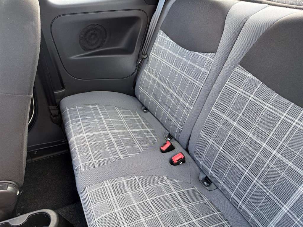 2021 FIAT 500 2021 FIAT 500