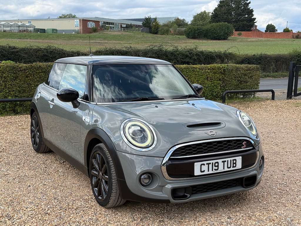 A 2019 MINI HATCH 2.0 Cooper S Classic Hatchback 3dr Petrol Steptron A 2019 MINI HATCH 2.0 Cooper S Classic Hatchback 3dr Petrol Steptron