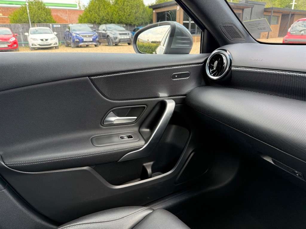 2018 MERCEDES A200 2018 MERCEDES A200