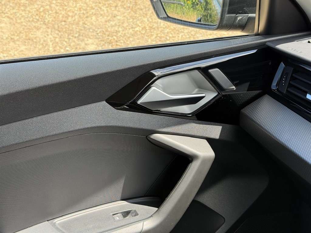 2022 AUDI A1 2022 AUDI A1