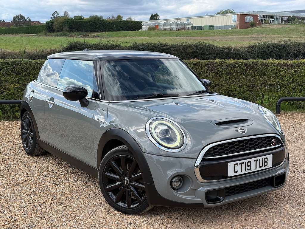 A 2019 MINI HATCH 2.0 Cooper S Classic Hatchback 3dr Petrol Steptron A 2019 MINI HATCH 2.0 Cooper S Classic Hatchback 3dr Petrol Steptron