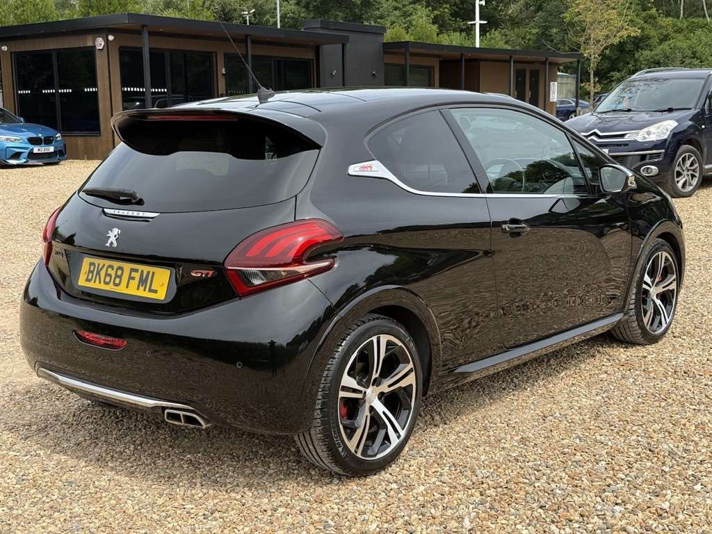 2018 PEUGEOT 208 2018 PEUGEOT 208