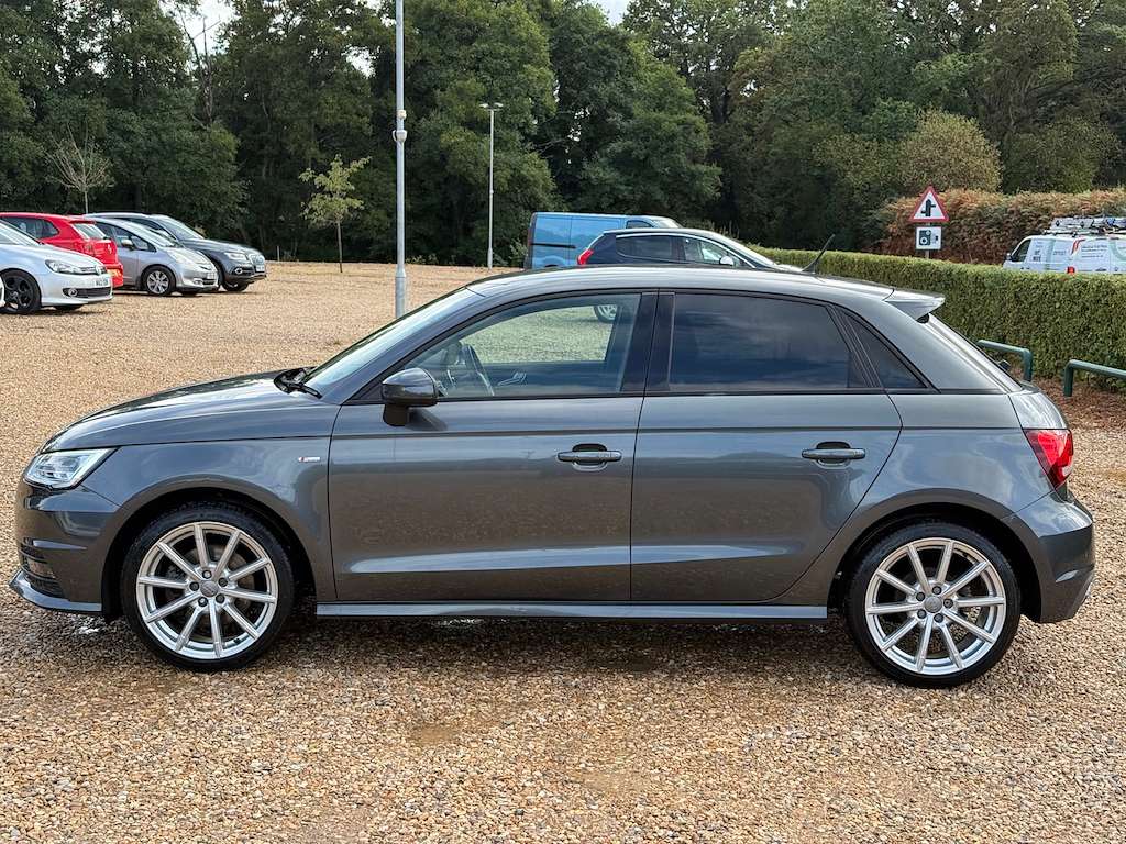 2016 AUDI A1 2016 AUDI A1