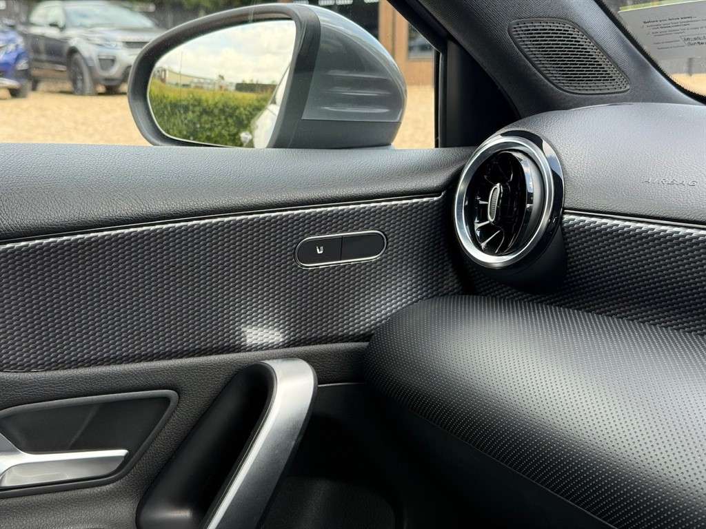 2018 MERCEDES A200 2018 MERCEDES A200