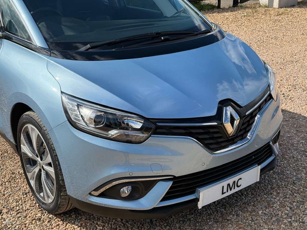A 2017 RENAULT GRAND SCENIC 1.6 dCi Dynamique Nav MPV 5dr Diesel Manual Euro 6 A 2017 RENAULT GRAND SCENIC 1.6 dCi Dynamique Nav MPV 5dr Diesel Manual Euro 6