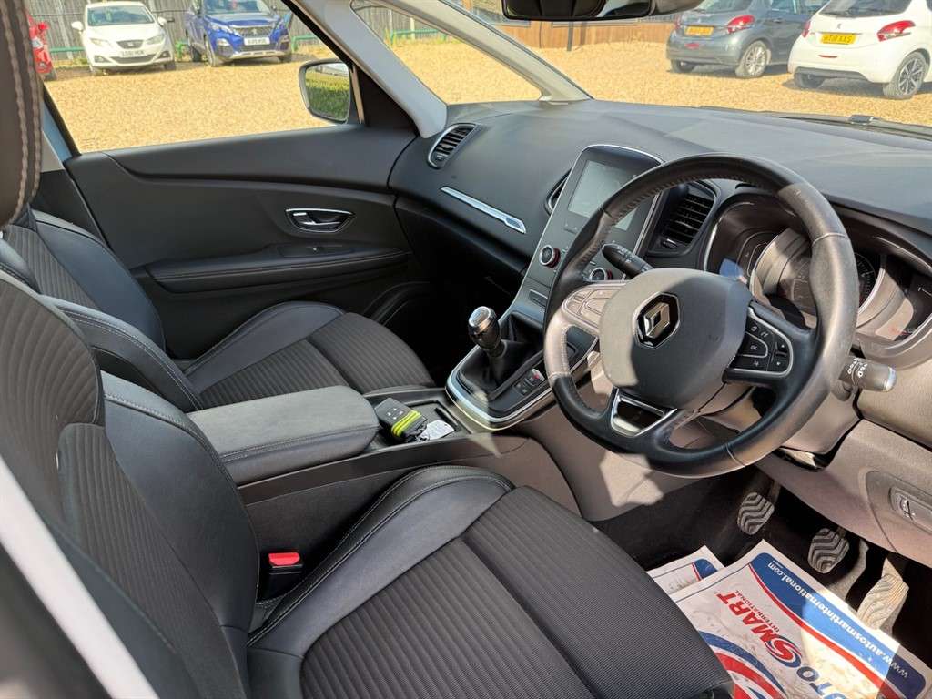 2017 RENAULT GRAND SCENIC 2017 RENAULT GRAND SCENIC