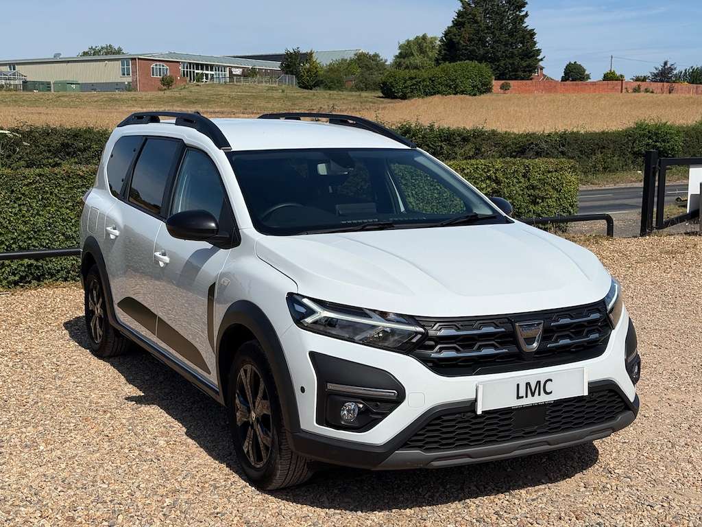 A 2022 DACIA JOGGER 1.0 TCe Extreme SE MPV 5dr Petrol Manual Euro 6 (s A 2022 DACIA JOGGER 1.0 TCe Extreme SE MPV 5dr Petrol Manual Euro 6 (s