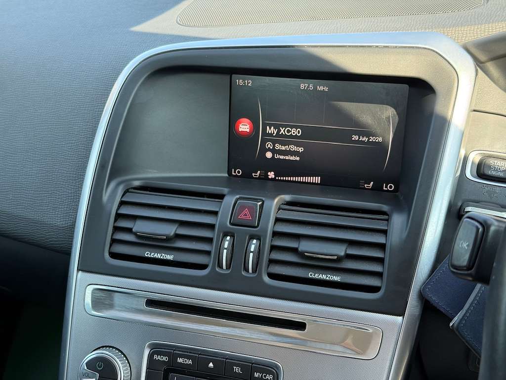 2017 VOLVO XC60 2017 VOLVO XC60