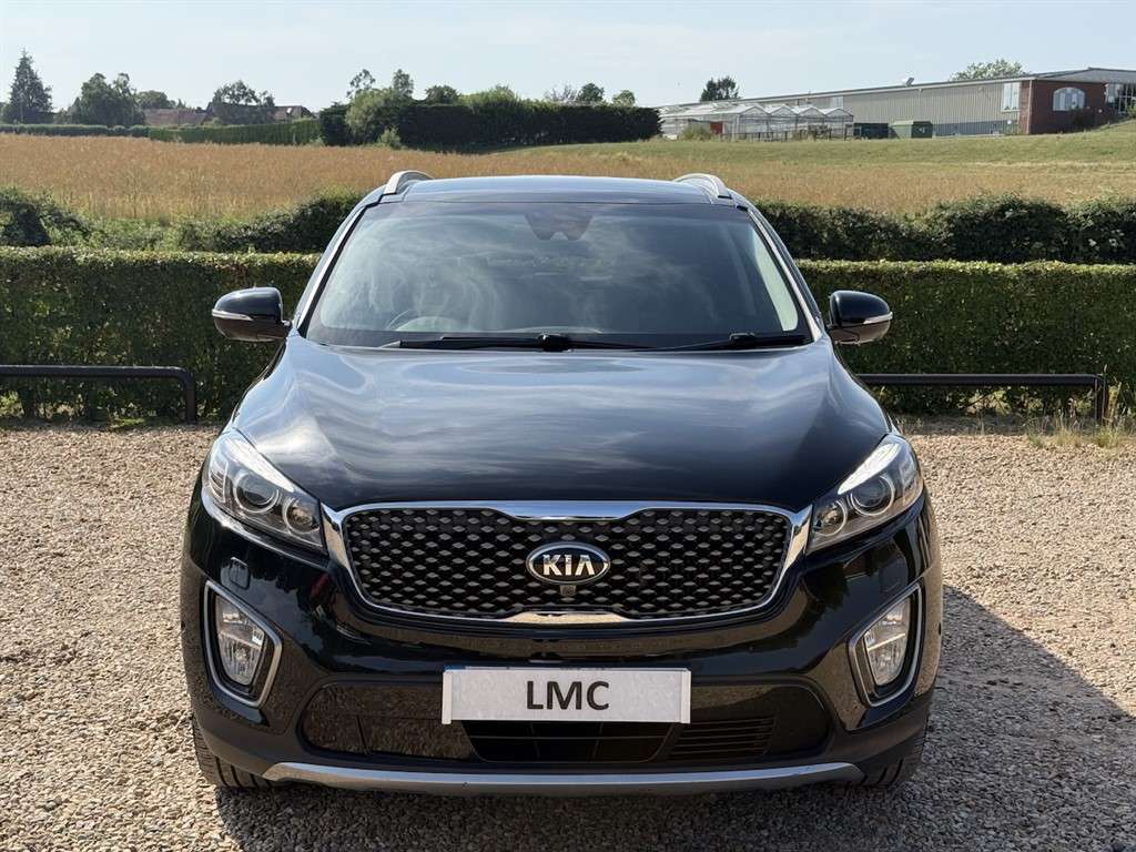 A 2016 KIA SORENTO 2.2 CRDi KX-4 SUV 5dr Diesel Auto AWD Euro 6 (197 A 2016 KIA SORENTO 2.2 CRDi KX-4 SUV 5dr Diesel Auto AWD Euro 6 (197