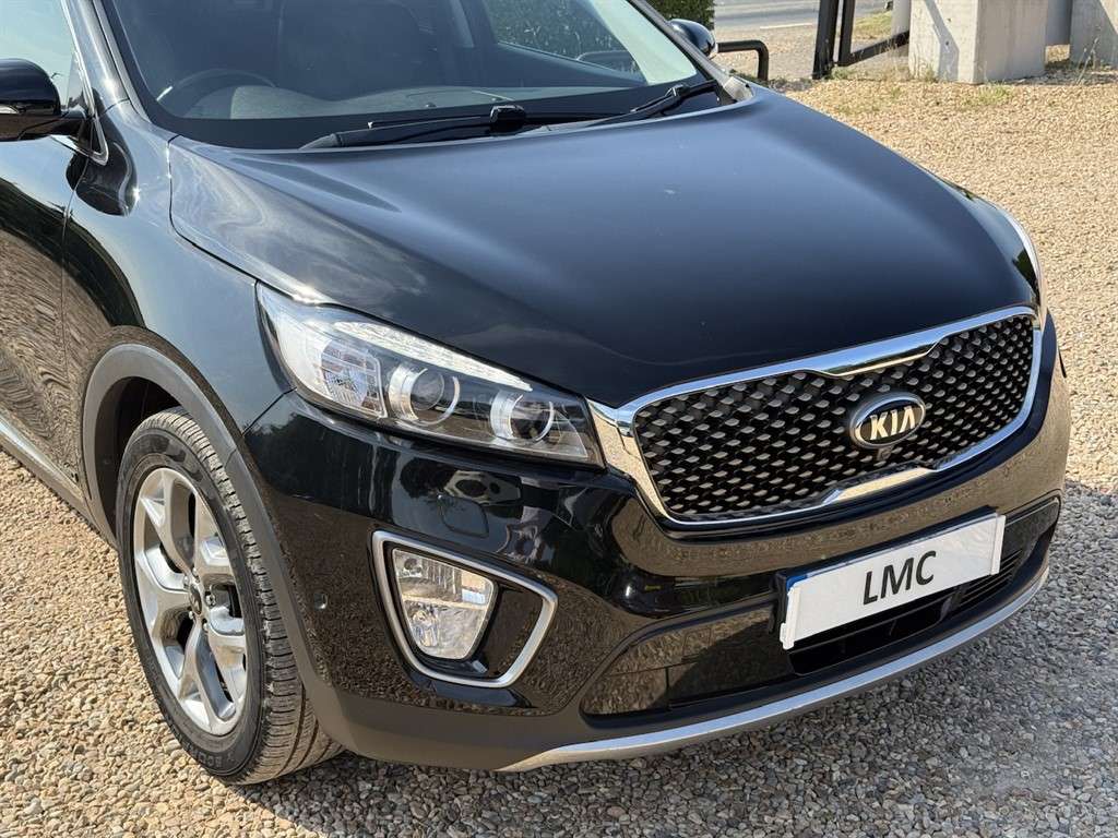 A 2016 KIA SORENTO 2.2 CRDi KX-4 SUV 5dr Diesel Auto AWD Euro 6 (197 A 2016 KIA SORENTO 2.2 CRDi KX-4 SUV 5dr Diesel Auto AWD Euro 6 (197