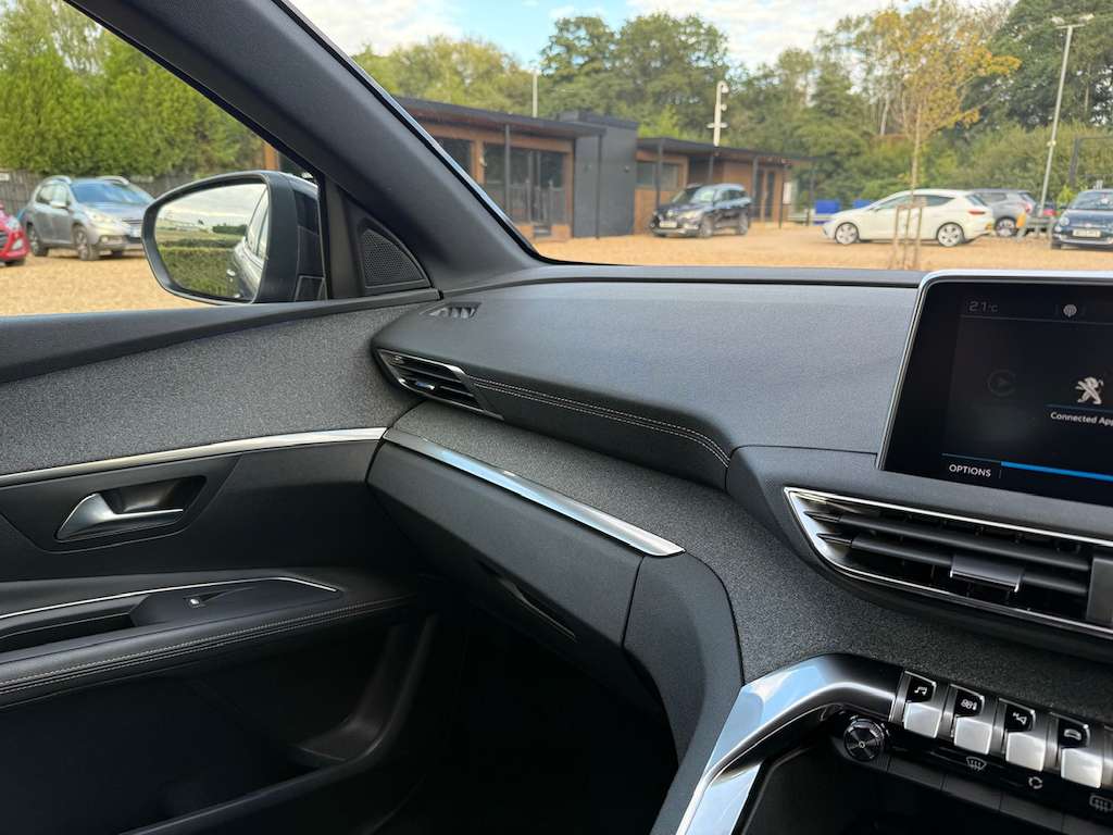 2020 PEUGEOT 3008 2020 PEUGEOT 3008