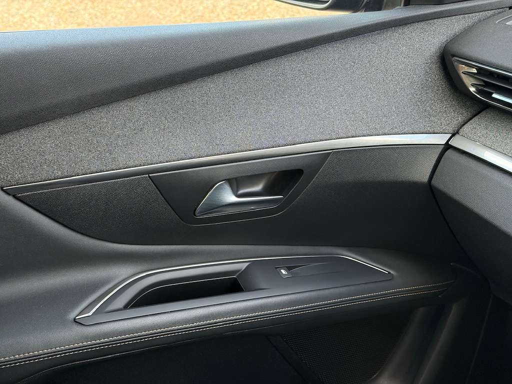 2020 PEUGEOT 3008 2020 PEUGEOT 3008