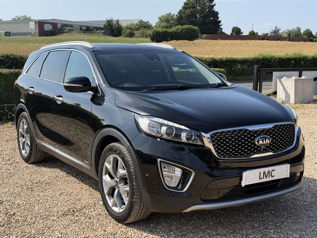A 2016 KIA SORENTO 2.2 CRDi KX-4 SUV 5dr Diesel Auto AWD Euro 6 (197 A 2016 KIA SORENTO 2.2 CRDi KX-4 SUV 5dr Diesel Auto AWD Euro 6 (197