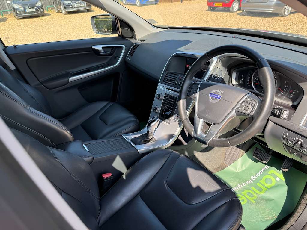 2017 VOLVO XC60 2017 VOLVO XC60