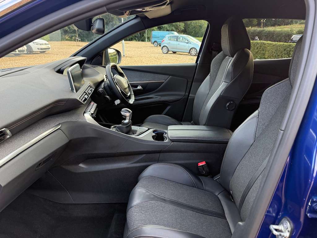 2020 PEUGEOT 3008 2020 PEUGEOT 3008
