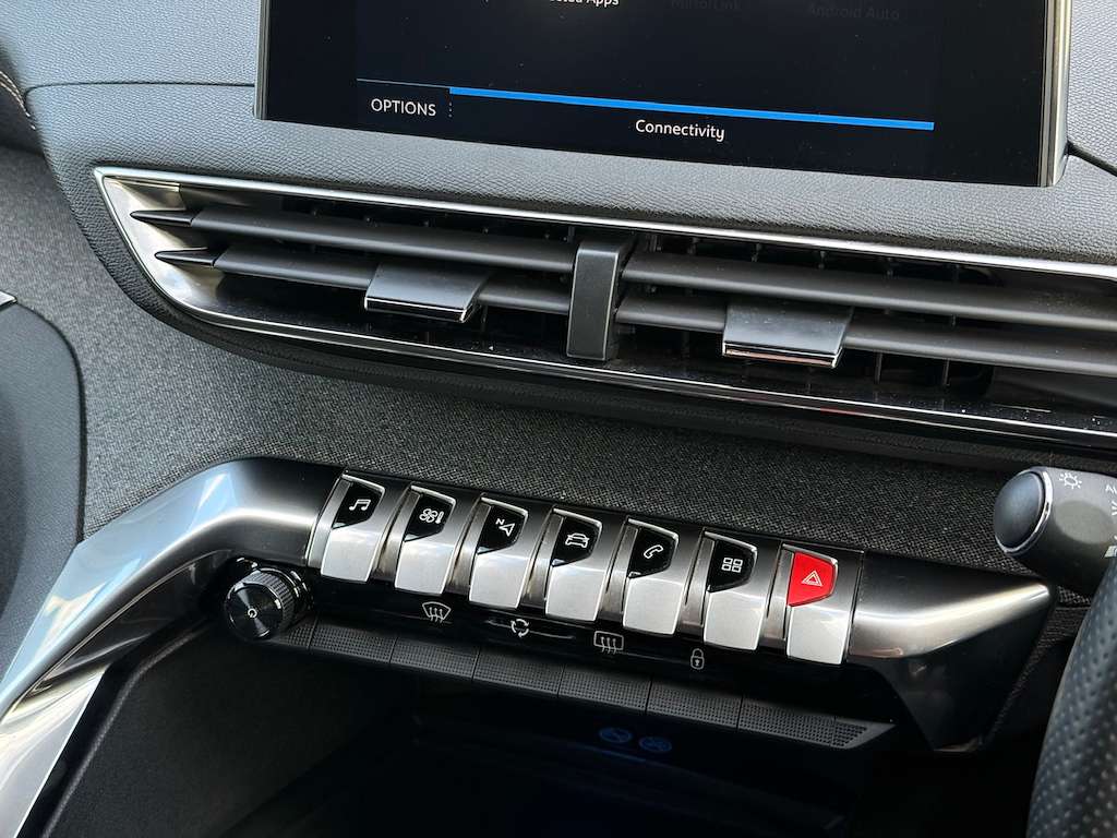 2020 PEUGEOT 3008 2020 PEUGEOT 3008