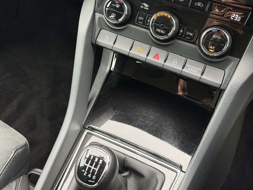 2018 SKODA KAROQ 2018 SKODA KAROQ