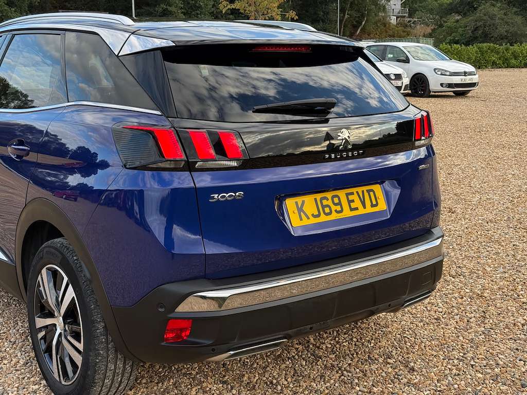 2020 PEUGEOT 3008 2020 PEUGEOT 3008