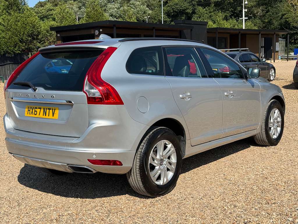 2017 VOLVO XC60 2017 VOLVO XC60
