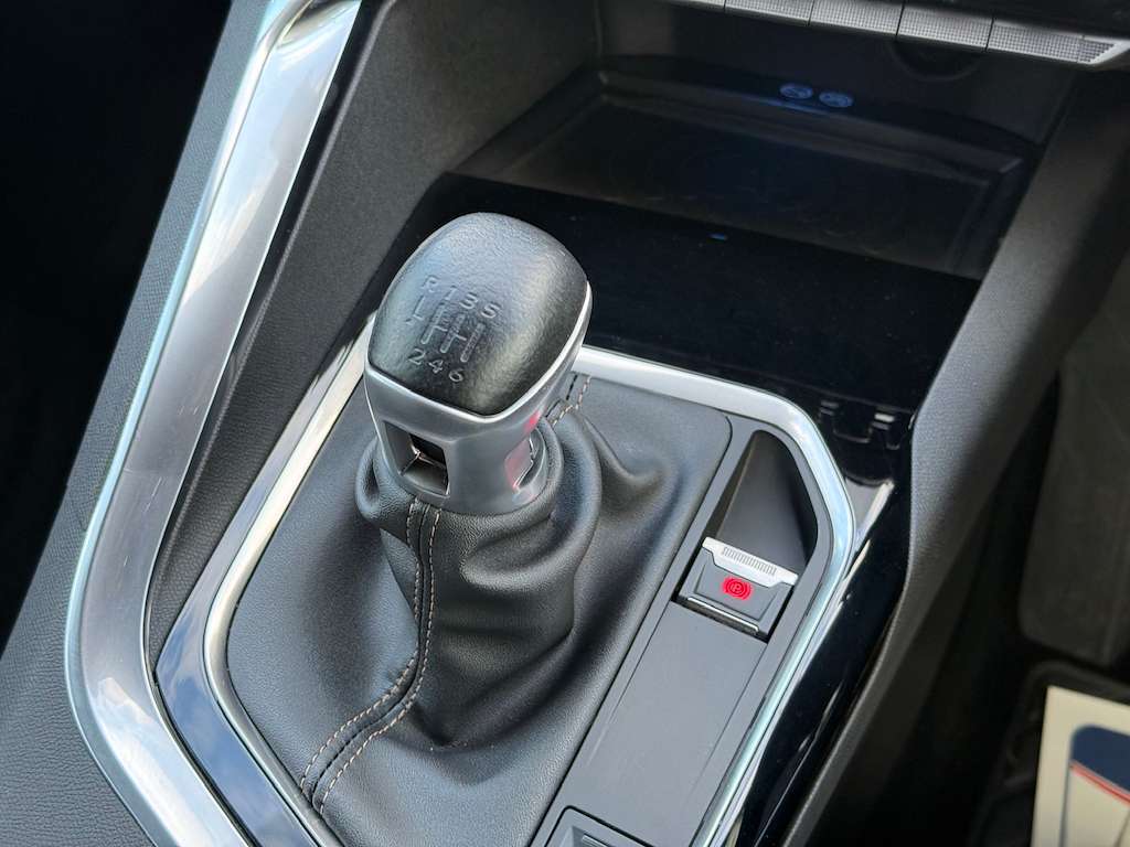 2020 PEUGEOT 3008 2020 PEUGEOT 3008