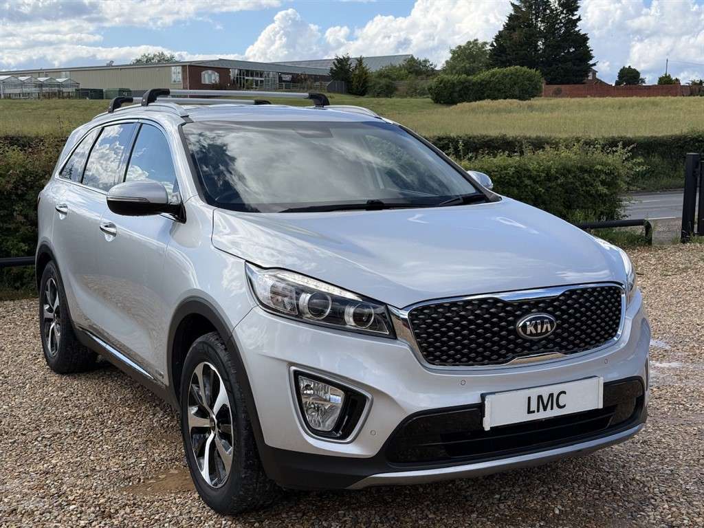 A 2015 KIA SORENTO 2.2 CRDi KX-2 SUV 5dr Diesel Manual AWD Euro 6 (s/ A 2015 KIA SORENTO 2.2 CRDi KX-2 SUV 5dr Diesel Manual AWD Euro 6 (s/