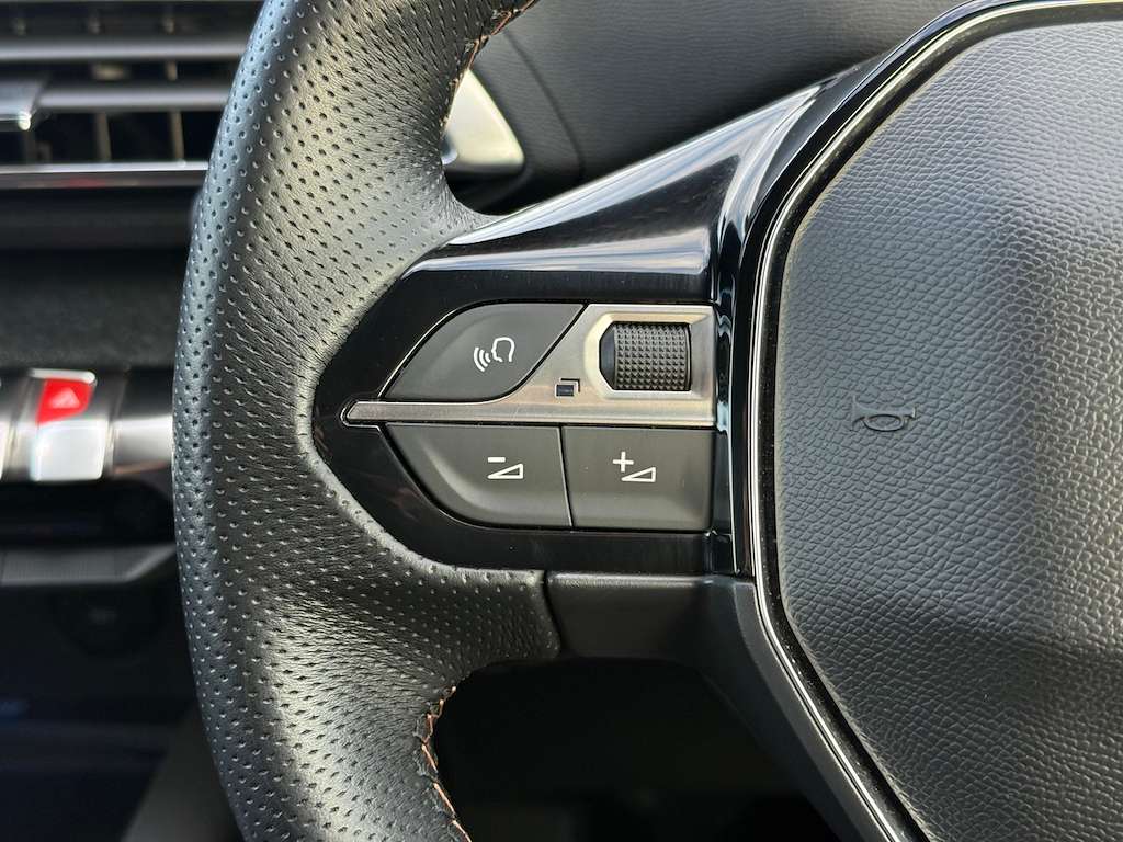 2020 PEUGEOT 3008 2020 PEUGEOT 3008