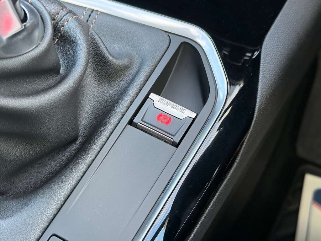 2020 PEUGEOT 3008 2020 PEUGEOT 3008