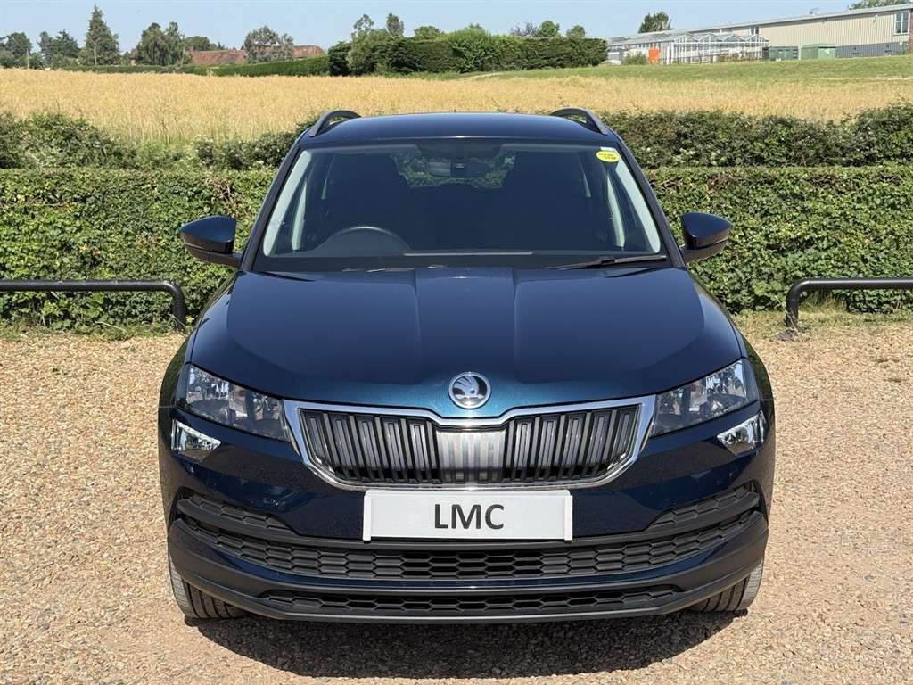 A 2018 SKODA KAROQ 1.6 TDI SE SUV 5dr Diesel Manual Euro 6 (s/s) (115 A 2018 SKODA KAROQ 1.6 TDI SE SUV 5dr Diesel Manual Euro 6 (s/s) (115
