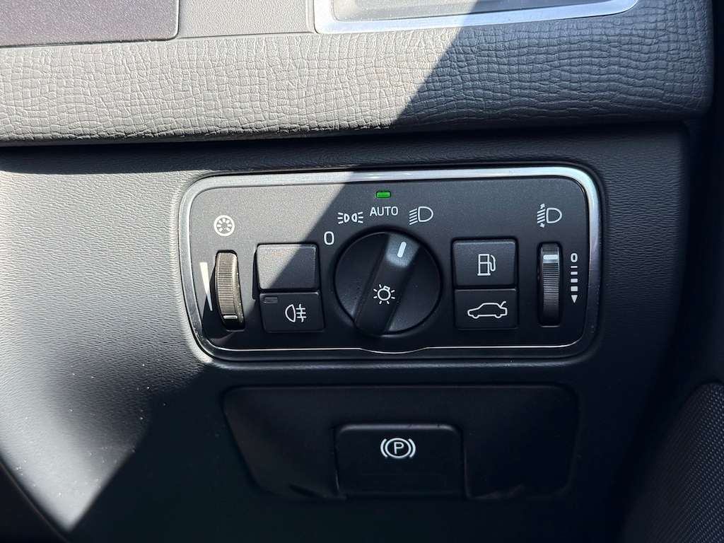 2017 VOLVO XC60 2017 VOLVO XC60