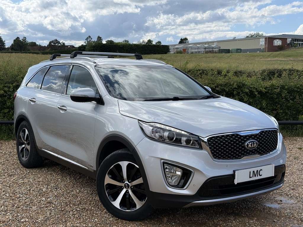 A 2015 KIA SORENTO 2.2 CRDi KX-2 SUV 5dr Diesel Manual AWD Euro 6 (s/ A 2015 KIA SORENTO 2.2 CRDi KX-2 SUV 5dr Diesel Manual AWD Euro 6 (s/