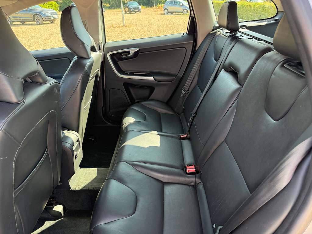 2017 VOLVO XC60 2017 VOLVO XC60