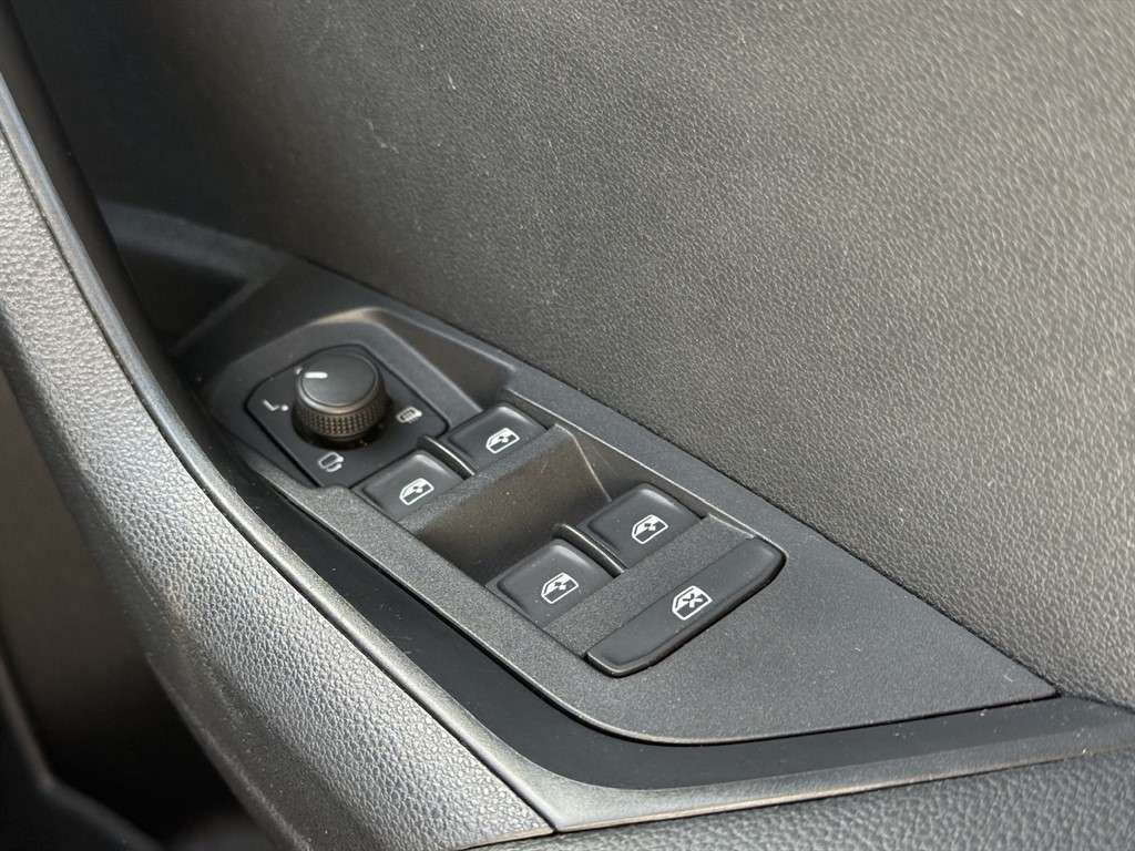 2018 SKODA KAROQ 2018 SKODA KAROQ