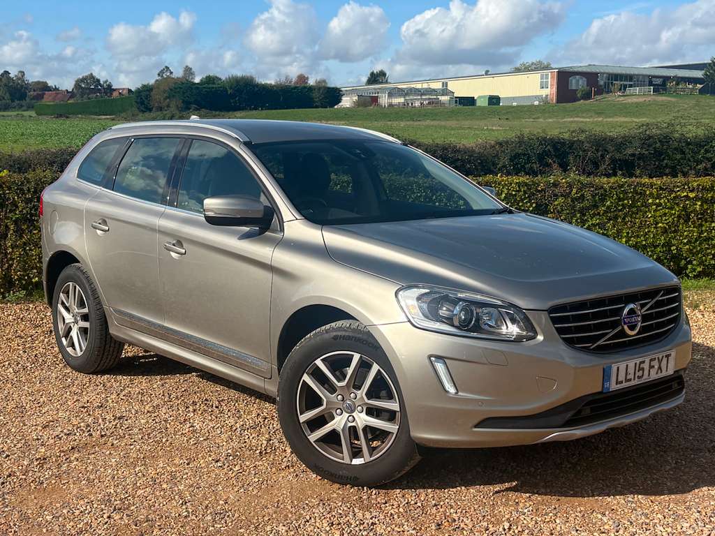 A 2015 VOLVO XC60 2.0 D4 SE Lux Nav SUV 5dr Diesel Geartronic Euro 6 A 2015 VOLVO XC60 2.0 D4 SE Lux Nav SUV 5dr Diesel Geartronic Euro 6