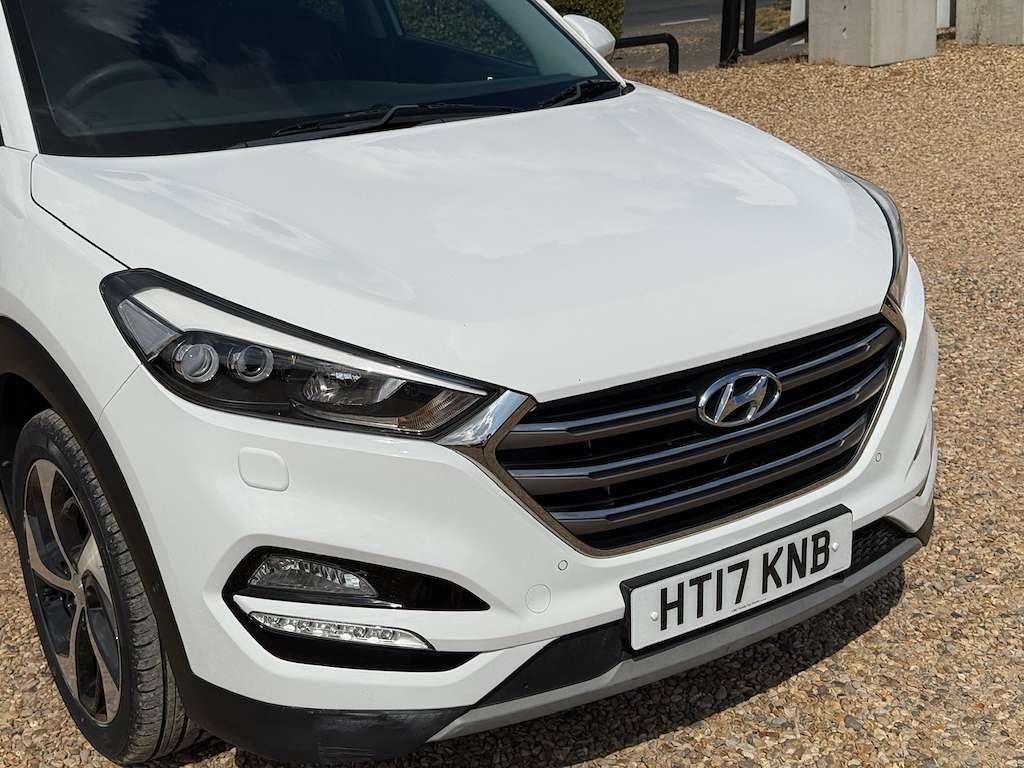 A 2017 HYUNDAI TUCSON 1.7 CRDi Blue Drive Premium SE SUV 5dr Diesel DCT A 2017 HYUNDAI TUCSON 1.7 CRDi Blue Drive Premium SE SUV 5dr Diesel DCT