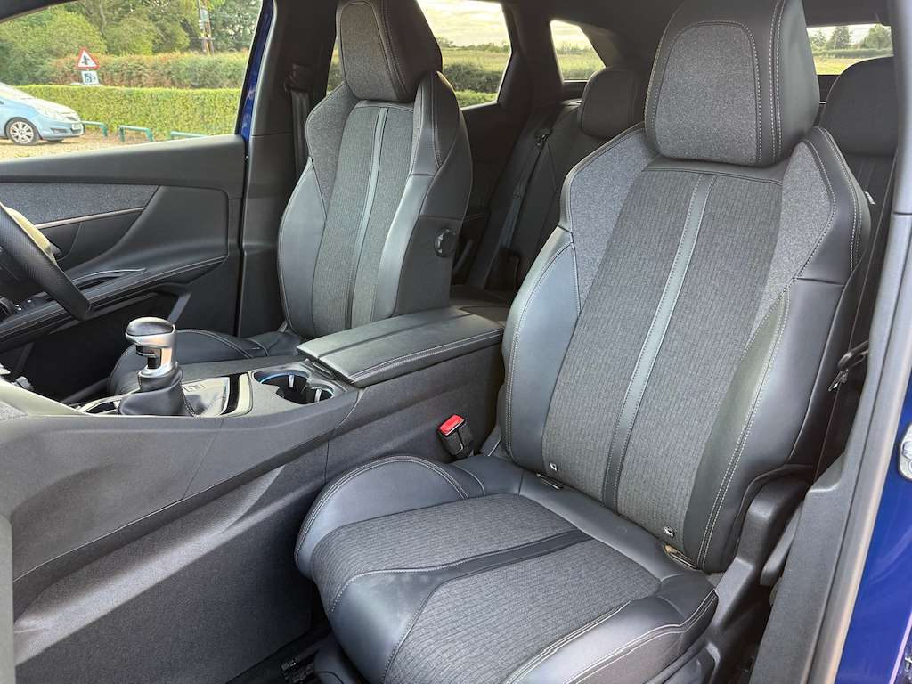 2020 PEUGEOT 3008 2020 PEUGEOT 3008