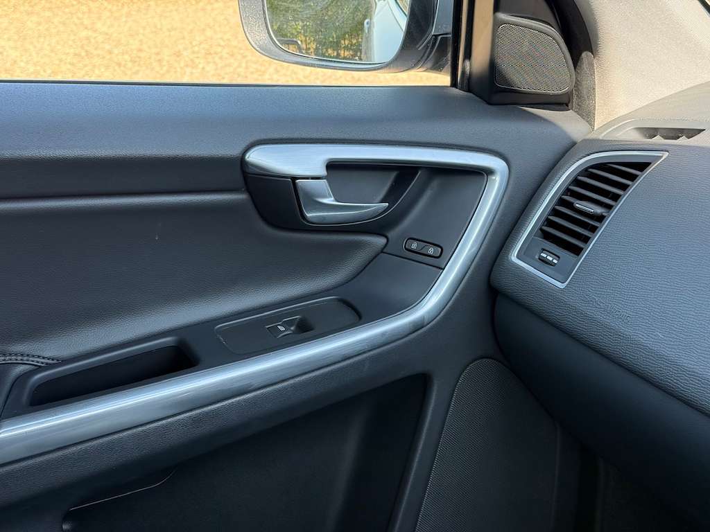 2017 VOLVO XC60 2017 VOLVO XC60