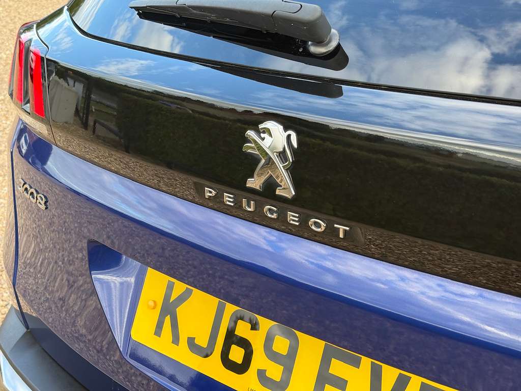 2020 PEUGEOT 3008 2020 PEUGEOT 3008