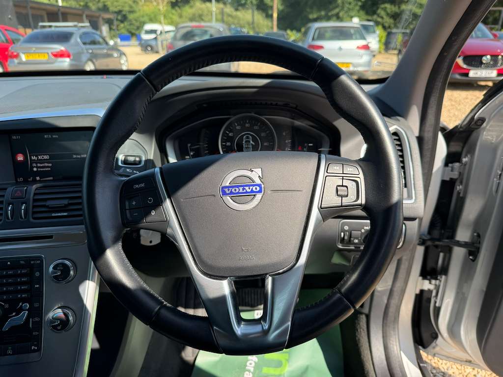 2017 VOLVO XC60 2017 VOLVO XC60