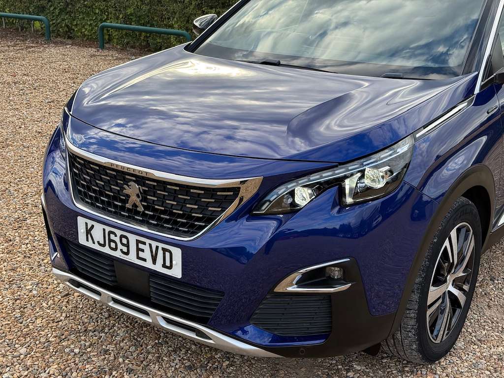 2020 PEUGEOT 3008 2020 PEUGEOT 3008