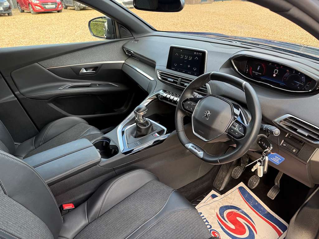 2020 PEUGEOT 3008 2020 PEUGEOT 3008