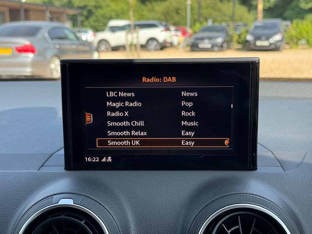 2017 AUDI Q2 2017 AUDI Q2