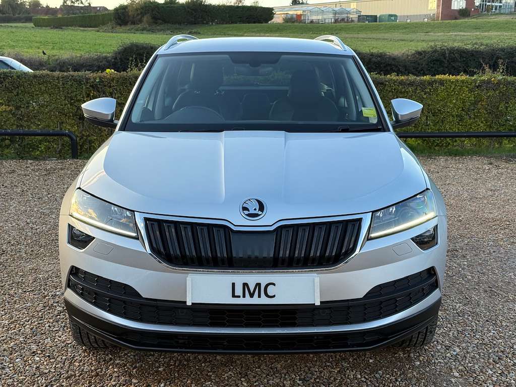 A 2019 SKODA KAROQ 1.6 TDI SE L SUV 5dr Diesel DSG Euro 6 (s/s) (115 A 2019 SKODA KAROQ 1.6 TDI SE L SUV 5dr Diesel DSG Euro 6 (s/s) (115
